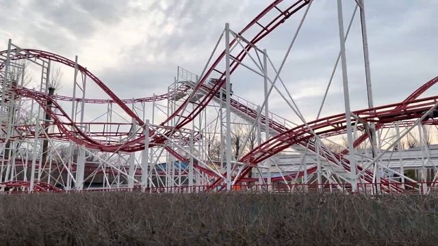 13 апреля 2021 г. В Гагарин Парке, Санкт-Петербург Парк Победы. Тестируют новый аттракцион! Горки!