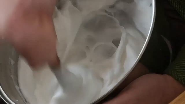 БЕЛКОВЫЙ КРЕМ ДЛЯ КОРЗИНОЧЕК, ТОРТОВ, ТРУБОЧЕК ( ЗАВАРНОЙ). ПРОСТОЙ РЕЦЕПТ БЕЛКОВОГО КРЕМА. меренга