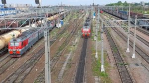 Шокирующее видео: электровоз 3ЭС4К проезжает под мостом в Петербурге! Невероятные кадры!