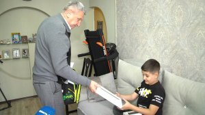 Сенатор Сергей Муратов собрал в школу курганца, сына погибшего бойца СВО