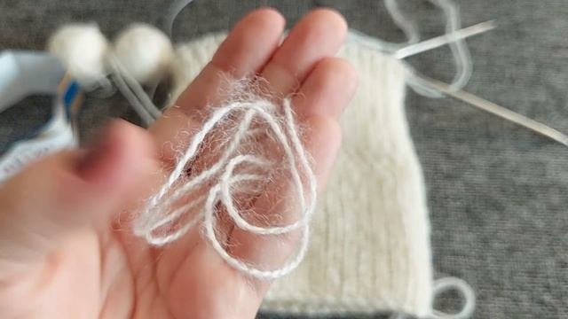 Вязание спицами.Шапка из ангоры спицами #вязаниеспицами