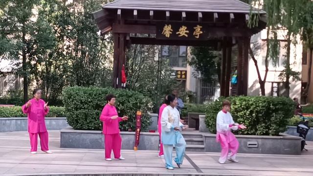 Тайцзицюань_ Утренняя тренировка 18 форм(Tai Chi 18 form 太极18式） смотреть онлайн