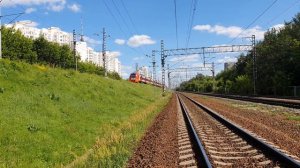 Ласточка сверху ЭС2Г-091+092 и внизу Сапсан летит ЭВС1-11 у Останкино