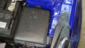 Hyundai i20 2023г как поменять лампочку под габариты