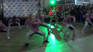 Дети танцуют хип-хоп (hip-hop). Танцевальная группа Little Bears. Кубок 9 комнат-2016