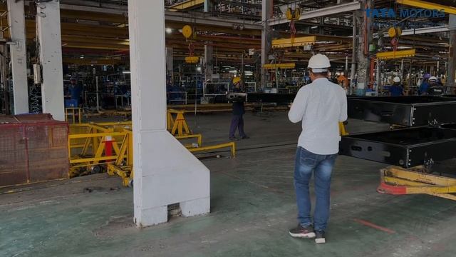 Tata Motors Factory FULL Tour - India's Biggest Engine Factory | How Its Made Tata Motors Pune Plan смотреть онлайн