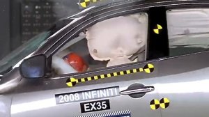 Infiniti EX35 crash test moderate