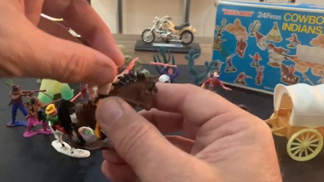 Ковбои и Индейцы Гонконг / Blue Box Toy Cowboys & Indians смотреть онлайн