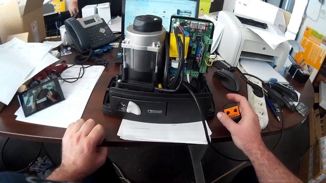 H30/645 Roger Technology s řídící jednotkou H70/104AC - zprovoznění AZPohony s.r.o. смотреть онлайн