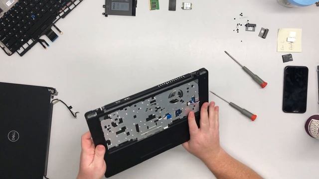 Dell Latitude 5480/5490 Teardown смотреть онлайн