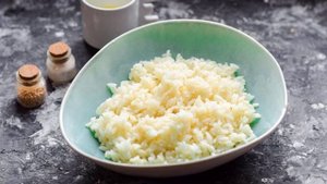 Салат с рисом и морепродуктами