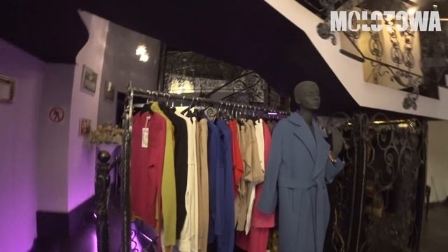 БОРЗЫЙ ВИЗАЖИСТ ХАМИТ В ТРЕШ САЛОНЕ / ПРИЕХАЛА РОСГВАРДИЯ / Треш-обзор салона красоты