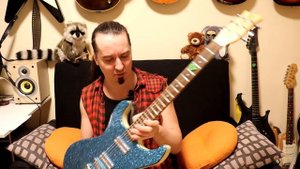 Danelectro Hodad: гитара из фанеры, звучки из губной помады...
