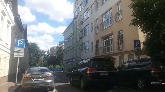 Что такое: Парковка для служебных а/м???
