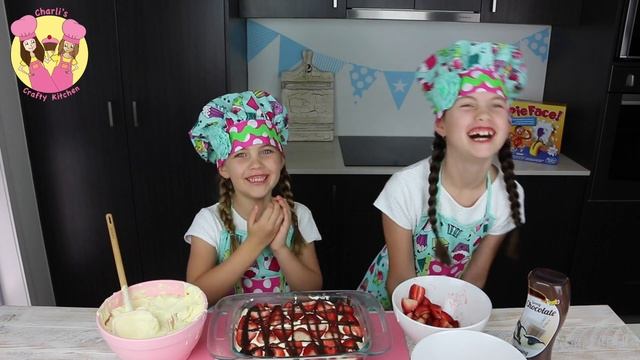 How to make COOKIES AND CREAM CAKE - plus PIE FACE game - chocolate ripple - Kids baking смотреть онлайн