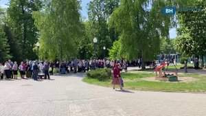 В Воронеже у Благовещенского собора выстроилась огромная очередь