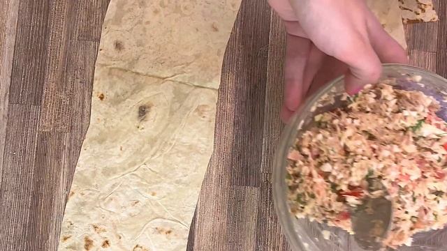 ТРЕУГОЛЬНИКИ ИЗ ЛАВАША С НАЧИНКОЙ Консервированный тунец рецепты ПИРОЖКИ ИЗ ЛАВАША на скорую руку