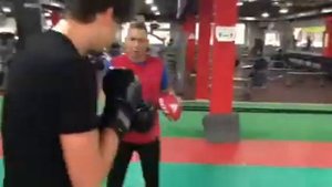 БОКС ДВОЙКА УХОД НАЗАД #ШКОЛА БОКСА