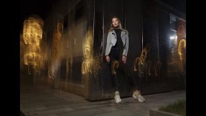 Вечерняя съемка на смартфон с помощью вспышки Profoto A10.