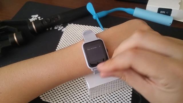Xiaomi Huami AMAZFIT Bip Белые чуть лучше Xiaomi Mi Band 3 смотреть онлайн