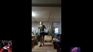 малой с палкой