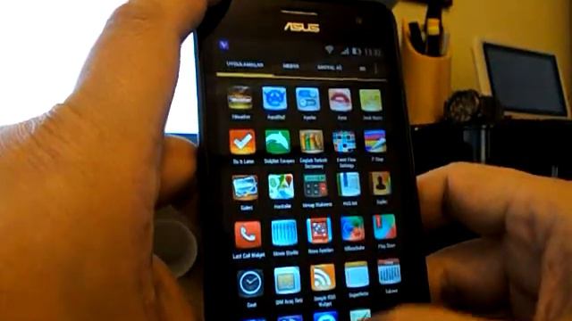 Zenfone 5 800mhz UI Test смотреть онлайн