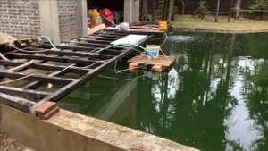 Очистка дна пруда.Самодельный земснаряд.