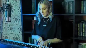 теперь пою не я,любовь поет