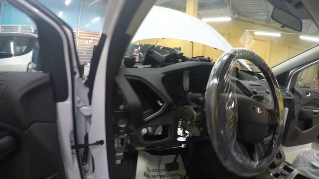 Защита от угона Ford Kuga Пример разбора салона для скрытой установки смотреть онлайн