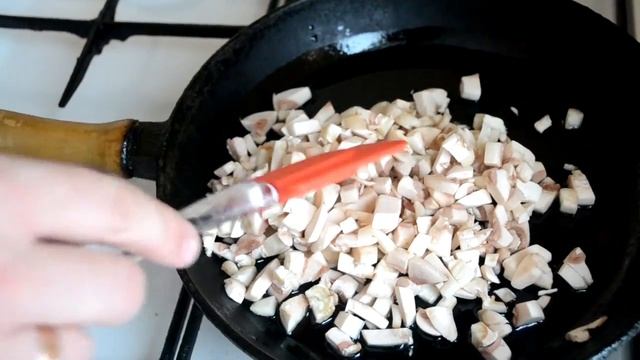 Говяжьи отбивные с луком и грибами. МЯСОЖОР 50