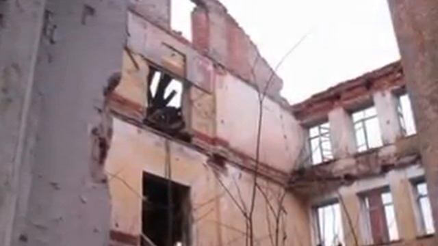 ЗАБРОШЕННАЯ ВОЕННАЯ ЧАСТЬ, ЛУЧШЕ СЛУЖИТЬ В ЗЕМЛЯНКАХ! смотреть онлайн