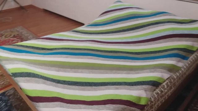 Плед связанный от угла( по диагонали) с 3-х петель из остатков пряжи. смотреть онлайн
