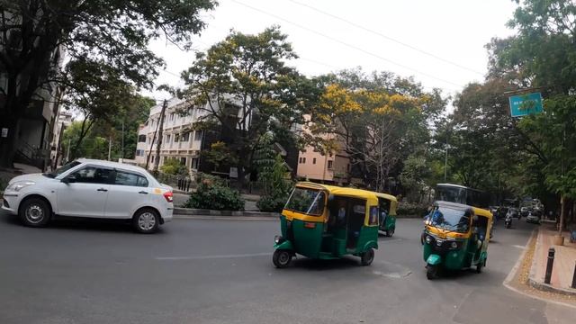 INDIAN STREET FOOD IN BANGALORE ?? Masala Dosa, Vada Pav & MORE