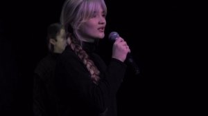 Полина Скрябикова читает стихотворение О.Берггольц «Пусть голосуют дети"