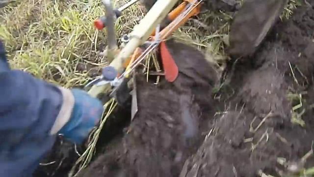 вспашка мотоблоком с предплужником AVI смотреть онлайн