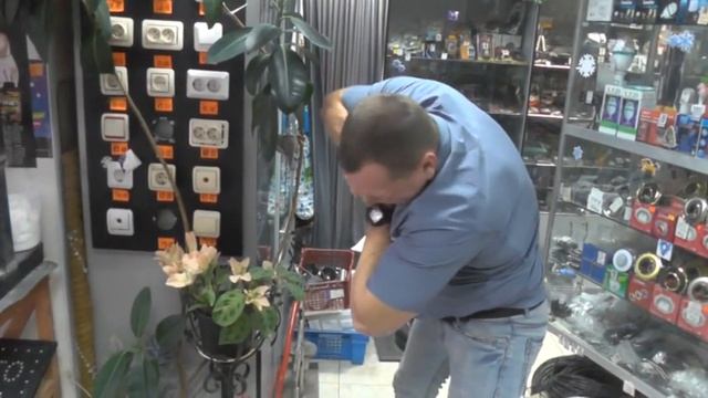 Олег ломает арматура А500С в длине 150мм и диаметром 8мм смотреть онлайн