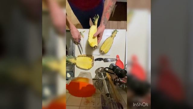 Как почистить Ананас ?? ?. #какпочиститьананас #ананас #ананасновыйгод #какпорезатьананас