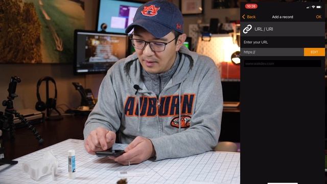 DIY Smart Business Card w/ NFC & QR that works natively with iPhones !!! (2022) смотреть онлайн