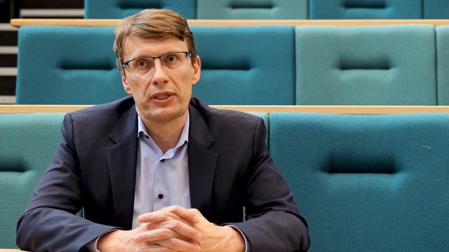 The Esmée Fairbairn Lecture 2023: An Interview with Professor Klaus Adam смотреть онлайн