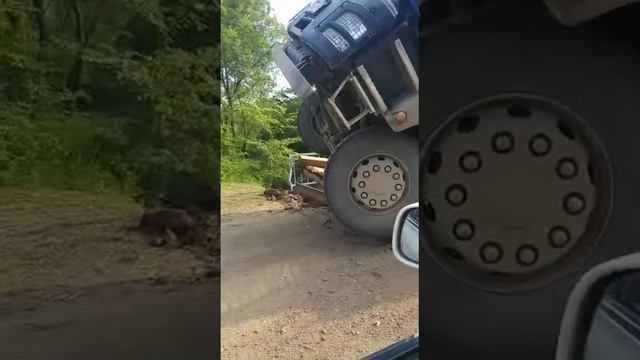 Поврежден мост в Лазовском округе