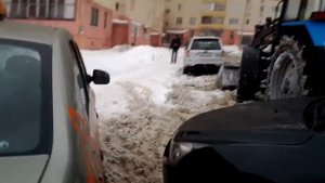 Автохамы перегородили пешеходную дорогу. Общение