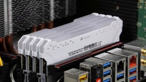 Комплект памяти Corsair Vengeance RGB Pro DDR4-3200 32 ГБ