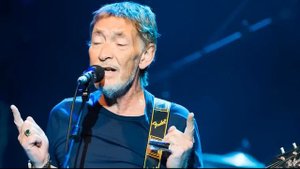 Chris Rea Driving home for Christmas (Dim Zach & Deem edit)