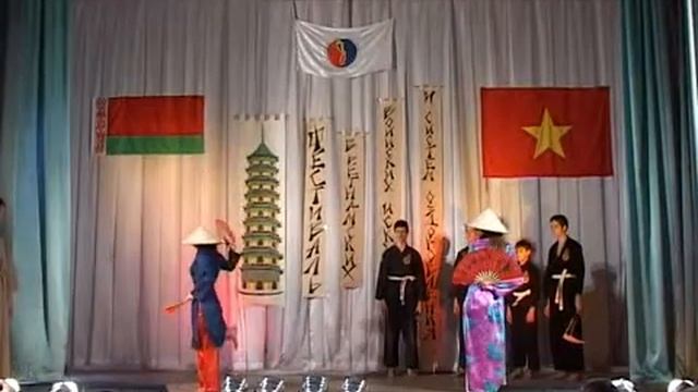 Женская техника. Форма с веерами.