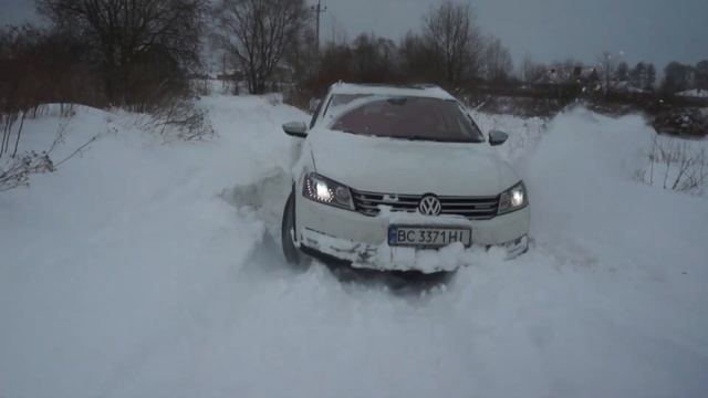 VW Passat B7 Alltrack snow test смотреть онлайн