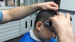 Рисунок машинкой на голове