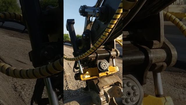 Volvo EW 205 D , снятие и установка ротатора , снятие и установка планировочного ковша ! смотреть онлайн