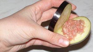 Баклажаны с мясом в кляре