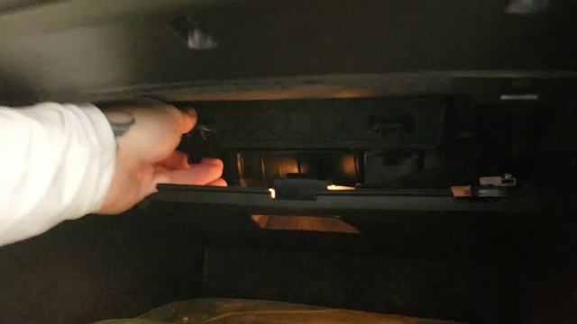 2013 - 2018 Kia Soul Cabin Air Filter Replacement смотреть онлайн