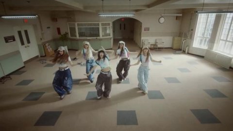 OMG - NEW JEANS Mirrored (Performance Ver.1)